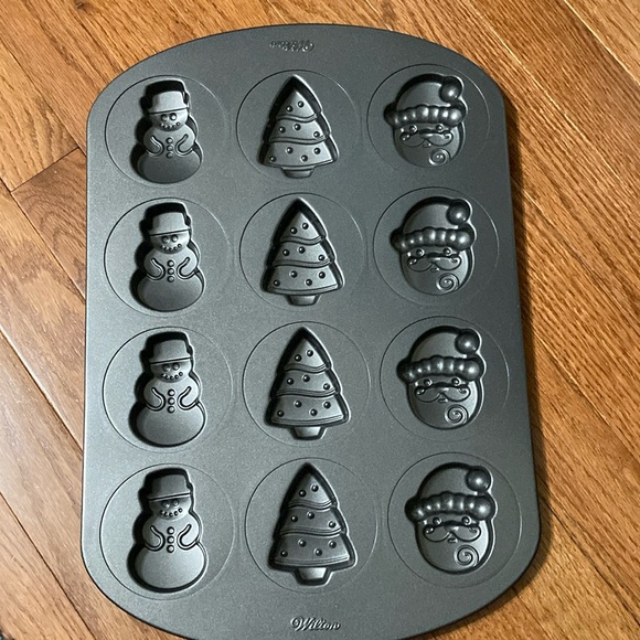 Wilton  CHRISTMAS NOVELTY BAKING PAN - Picture 2 of 9